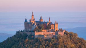 Auf die Burg Hohenzollern fährt ein Radwanderbus. Foto: Pixabay/Sautter