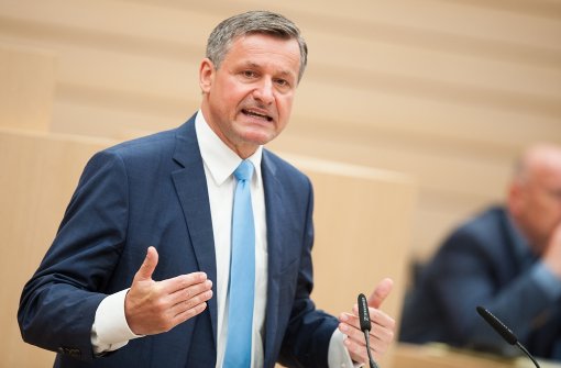 Die Opposition im baden-württembergischen Landtag hat die Personalpolitik der grün-schwarzen Regierung erneut kritisiert, darunter auch FDP-Fraktionschef Hans-Ulrich Rülke. Foto: dpa