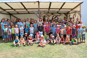 75 Kinder hatten bei der Wildberger Ferienbetreuung viel Spaß rund um die Schönbronner Halle. Fotos: Priestersbach Foto: Schwarzwälder Bote