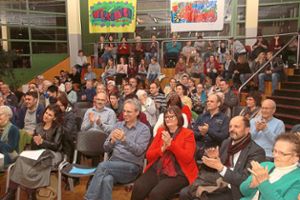 Reichlicher Applaus der des Publikums belohnte die 100 jungen Musiker aus Furtwangen und Italien beim Frühlingskonzert des OHG. Foto: Schwarzwälder Bote