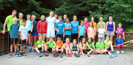 Geschafft aber glücklich: Die jungen Skisportler haben sich beim schon traditionellen Sommercamp in Calmbach voll reingehängt. Foto: Ohngemach Foto: Schwarzwälder Bote