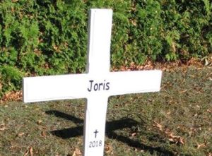 Das Baby war von der Gemeinde Joris genannt und beerdigt worden. Foto: Polizei