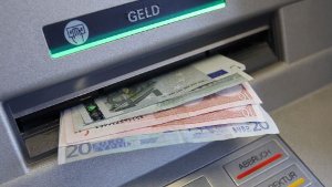 15. November: Geldautomaten am Marktplatz manipuliert