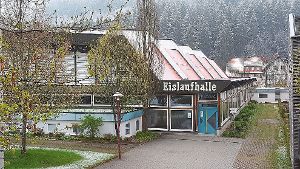 Die Sanierung der Eishalle beschäftigte den Gemeinderat Baiersbronn. Foto: Braun