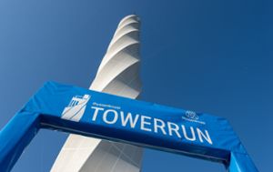 Der Thyssen-Krupp-Testturm wird Austragungsort der deutschen Meisterschaften im Treppenlauf. Foto: Daniel Maurer/dpa