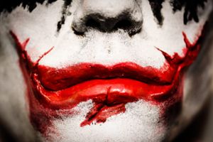 Im Kreis Reutlingen kursiert eine Falschmeldung über einen mordenden Clown. (Symbolfoto) Foto: Bottle Top Photography/ Shutterstock