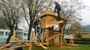 Im Kindergarten St. Nikolaus wird ein neuer Spielplatz von Fördergeldern finanziert