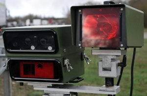 Die Kamera und den Blitz eines mobilen Geräts zur Tempoüberwachung lassen Unbekannte in Korntal-Münchingen mitgehen. Foto: dpa/Symbolbild