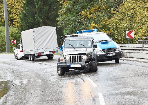 Der Geländewagen-Fahrer war im Bereich Rappenfelsen mit einem entgegenkommenden Gespann kollidiert. Foto: Wegner