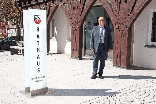 In der näheren Zukunft wird Eberhard Fiedler immer wieder mal im Wildberger Rathaus vorbeischauen. Foto: Buchner Foto: Schwarzwälder-Bote