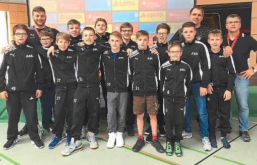 Die Schülermannschaft des KSV Tennenbronn mit ihren Trainern und Betreuern  Foto: Moosmann Foto: Schwarzwälder-Bote