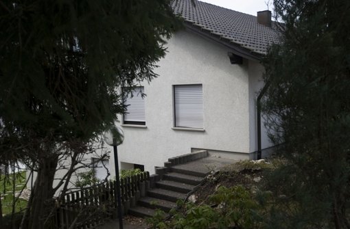 In diesem Haus in Ebingen wurde das Rentner-Ehepaar ermordet. Foto: dpa