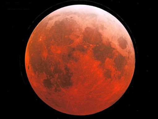 Den bislang letzten Super-Blut-Mond gab es 1982, der nächste wird 2033 am Himmel stehen.  Foto: Gottfried Reimann