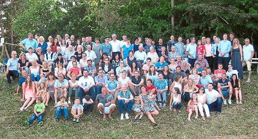 Eine große Familie: 122 Verwandte aus dem Stamm Kreidler kamen zum großen Treffen nach Salzstetten. Foto: Maier Foto: Schwarzwälder-Bote