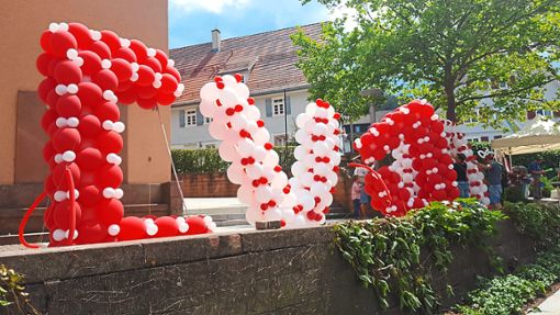 Der  CVJM präsentierte seinen Namen mit  vielen Luftballons. Foto: Schwarzwälder Bote