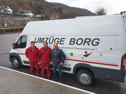 Jochen Borg (rechts) mit den langjährigen Mitarbeitern Thomas Heselschwerdt (links) und Werner Gulde. Foto: Borg Foto: Schwarzwälder Bote