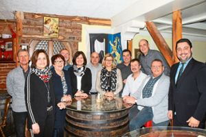 Im Jubiläumsjahr setzt der Verschönerungsverein Bollenbach auf den bewährten Vorstand um den  Vorsitzenden Andreas Isenmann (Dritter von rechts). Foto: Störr