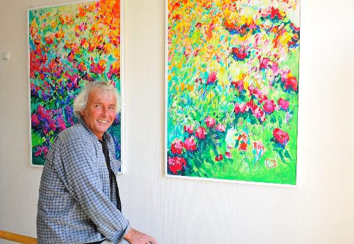 2014 schaute der Künstler Wolfgang Hehl vor seiner Blütenpracht noch zuversichtlich.  Foto: Morlok