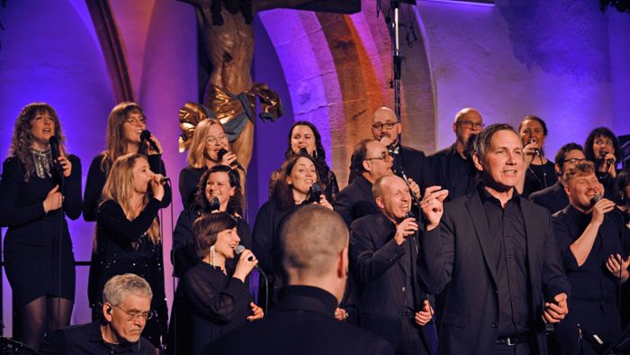 Der Laki-Pop-Chor sorgt für Stimmung in der Kirche