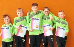 Die Kids des AV Hardt sind stolz auf ihre Urkunden und Medaillen. Foto: Frei Foto: Schwarzwälder Bote