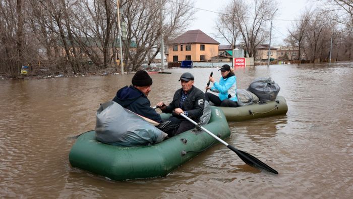 Weitere Dörfer in russischen Flutgebieten geräumt