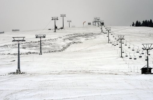 Der erste Schnee der Saison: Der Feldberg war am Mittwoch überzuckert. Foto: dpa