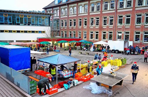 Der Pausenhof der Gutermann-Grundschule soll sich auch in diesem Jahr wieder in einen  Markt der Barmherzigkeit verwandeln. Foto: Morlok
