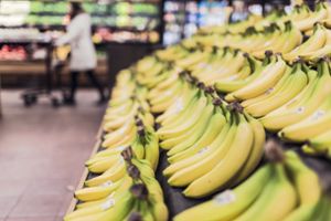 Wegen einer angeblichen Bananenspinne mussten Kunden und Mitarbeiter einen Supermarkt in Riederich verlassen. (Symbolfoto) Foto: StockSnap / Pixabay