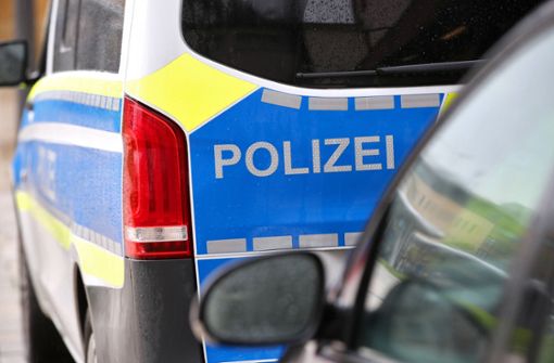Sieben Tatverdächtige wurden am Dienstagmorgen bei einer Großrazzia im Umkreis von Reutlingen festgenommen (Symbolbild). Foto: IMAGO/Maximilian Koch/IMAGO/Maximilian Koch