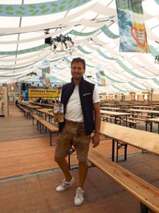 Festzeltwirt Hans Fetscher freut sich auf die Besucher der Südwest Messe.   Foto: Herfurth Foto: Schwarzwälder Bote