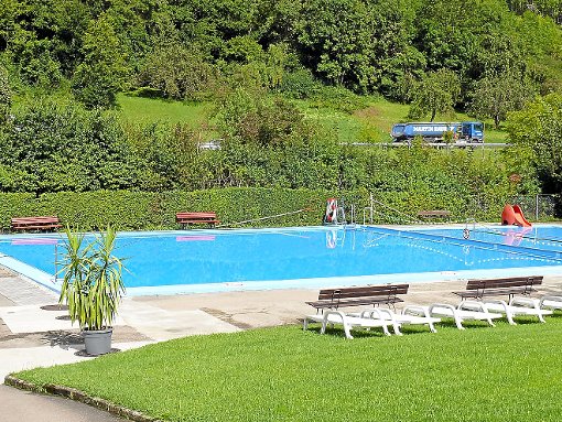 Das Freibad in Jungingen blieb wegen des schlechten Wetters in diesem Sommer meistens leer. Foto: Begemann Foto: Schwarzwälder-Bote