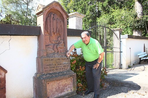 Das Rätsel um dieses imposante Grabmal ist gelöst. Es gehört dem ehemaligen Bürgermeister Cyprian Kaus, wie Rudolf Gwinner nun recherchiert hat. Foto: Bächle