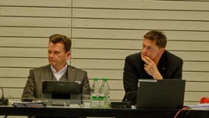 Von links: Horbs Bürgermeister Ralph Zimmermann (FDP) und Horbs OB Peter Rosenberger (CDU) während der Haushaltsdebatte. Foto: Juergen Lueck