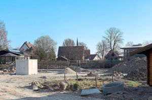 Jetzt ruhen die Arbeiten für den Mehrgenerationenspielplatz in Loßburg. Foto: Frey