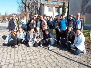 Die finnischen Gastschüler waren gestern Morgen ins Althengstetter Rathaus eingeladen.  Foto: Selter-Gehring Foto: Schwarzwälder-Bote