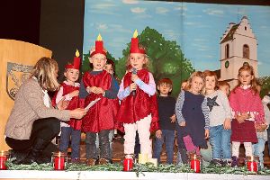 Die Kinder des evangelischen Kindergartens treten bei der Adventsfeier auf.  . Foto: Bieberstein Foto: Schwarzwälder-Bote