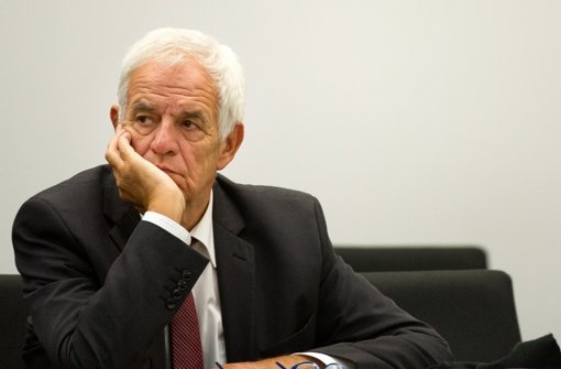 Justizminister Rainer Stickelberger muss sich zu den Vorfällen in der JVA Bruchsal Fragen gefallen lassen. Foto: dpa