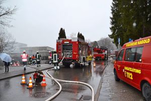 Bei der Übung der Nagolder Feuerwehren im Kernen kommen insgesamt 63 Mann und neun Fahrzeuge zum Einsatz.      Foto: Kunert Foto: Kunert
