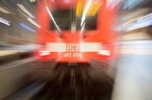 Einen Oberleitungsschaden gab es am Donnerstag an der Höllentalbahn bei Döggingen. (Symbolfoto) Foto: dpa