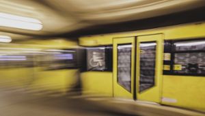 Ein 13-Jähriger ist in Berlin von einer U-Bahn überrollt worden (Archivbild). Foto: IMAGO/photothek/IMAGO/Florian Gaertner