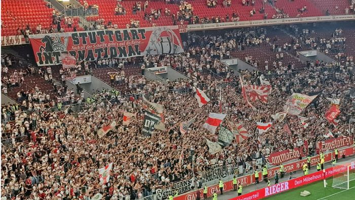 „Stuttgart in der Champions League“ – die Kurve feiert im leeren Stadion