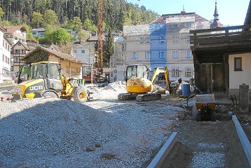 Die  Arbeiten an der  neuen Ortsmitte in Bad Teinach machen Fortschritte.  Foto: Klormann