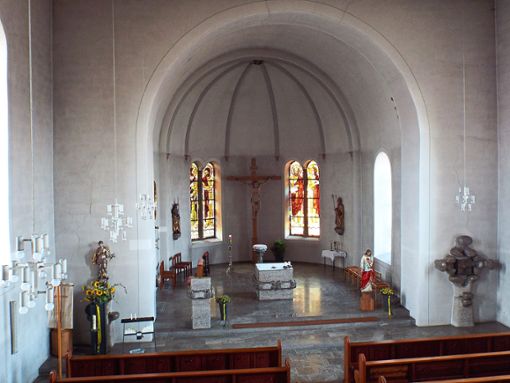 Vor 28 Jahren ist der Innenraum der katholischen Kirche von Erlaheim zuletzt neu gestrichen worden.  Foto: Schnurr