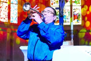 Trompetenlegende Walter Scholz bei seinem Auftritt in Bad Herrenalb. Foto: Zoller Foto: Schwarzwälder Bote