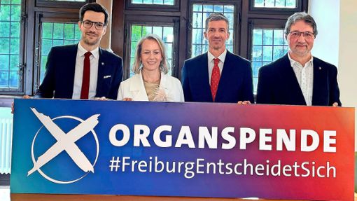 Setzten sich für Organspende ein (von links): Martin Horn, Christina Schleicher, Frederik Wenz und Burkhard Tapp. Foto: Alexander Blessing
