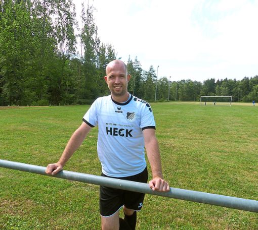 Manuel Pflumm, neuer Spielertrainer des SV Rangendingen, spielte bei der TSG Balingen in der Innenverteidigung, beim SVR rückt er ins defensive Mittelfeld vor.  Foto: Renner