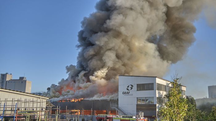 Ermittler versuchen, das Brand-Chaos im Industriegebiet zu ordnen