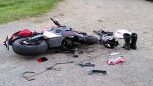 Motorradfahrer wird lebensgefährlich verletzt in Klinik geflogen