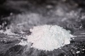 Bei der Durchsungung der Wohnungen fanden die Beamten auch Kokain. (Symbolbild) Foto: dpa