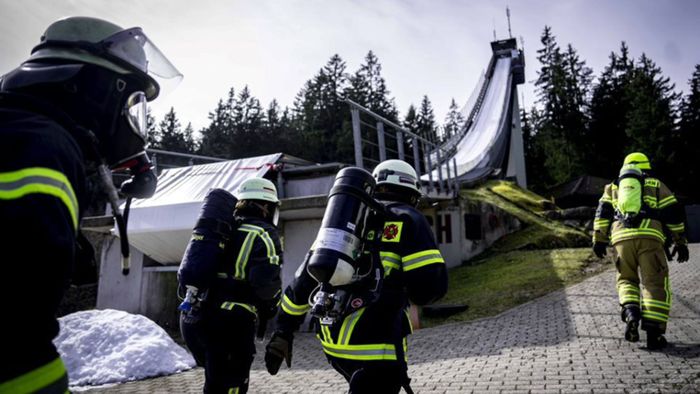 Feuerwehr bezwingt Langenwaldschanze